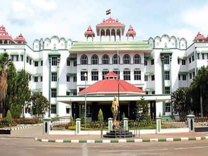 Madurai HC Dismisses Husband Divorce Case TNN மனைவி ஆபாச படம் பார்த்து அதை செய்கிறார்..  விவாகரத்து கேட்ட கணவர் - நீதிமன்றம் சொன்னது என்ன?