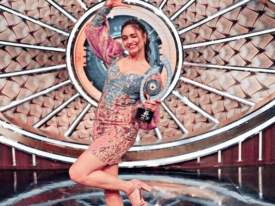 Bigg Boss OTT विनर विनर Divya Agarwal को नहीं मिला है Bigg Boss 15 में शामिल होने का न्योता, एक्ट्रेस ने कही ये बड़ी बात Bigg Boss OTT विनर विनर Divya Agarwal को नहीं मिला है Bigg Boss 15 में शामिल होने का न्योता, एक्ट्रेस ने कही ये बड़ी बात