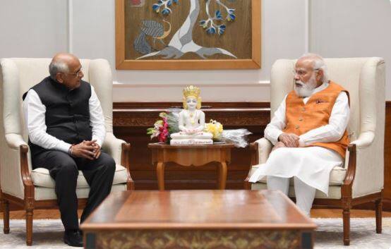 CM of Gujarat Bhupendra Patel called on PM Modi મુખ્યમંત્રી ભુપેંદ્ર પટેલે દિલ્હીમાં પ્રધાનમંત્રી મોદી સાથે કરી શુભેચ્છા મુલાકાત 
