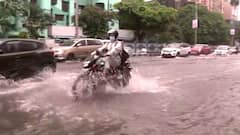 Rain In Kolkata: लगातार बारिश से पानी-पानी हुआ पूरा शहर, कई इलाकों में जलभराव