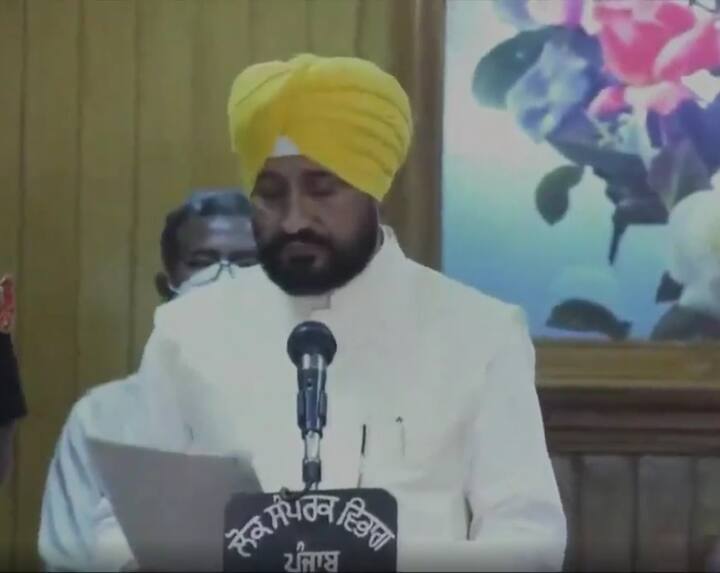 Charanjit Singh Channi Sworn In As New Punjab CM, First Dalit CM To Take Oath In State Charanjit Singh Channi Sworn In As New Punjab CM, First Dalit CM To Take Oath In State