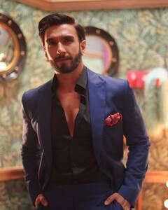 Ranveer Singh ने Shower के नीचे फ्लॉन्ट किए अपने एब्स, देखें फोटोज