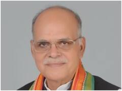 मुख्यमंत्री योगी आदित्यनाथ के मंत्री का बदमाशों पर दिए गए विवादित बयान को लेकर SP भड़की, कहा- सीएम खुद अपराधी है