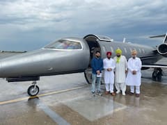 Punjab News: चार्टर्ड प्लेन से दिल्ली आए पंजाब के सीएम चरणजीत चन्नी और सिद्धू, आप-अकाली दल ने निशाने पर लिया
