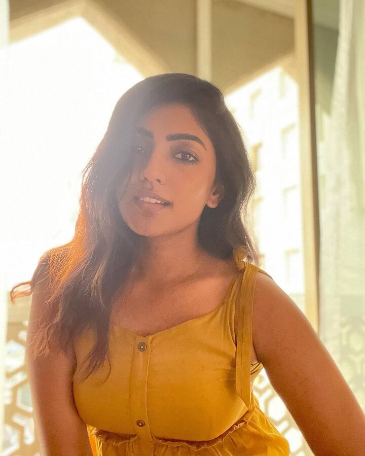 (Courtesy : Instagram) ఈ మధ్యకాలంలో గ్లామర్ డోస్ బాగా పెంచింది ఈ తెలుగమ్మాయి.