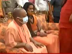 Mahant Narendra Giri की मौत पर कांग्रेस ने यूपी सरकार पर लगाया आरोप