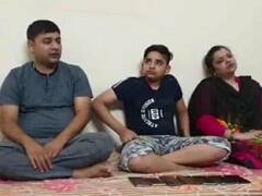 Aligarh Weird News: 14 वर्षीय बच्चे के संपर्क में आते ही उड़ जाता है फोन का डाटा? जानिए क्या है हकीकत