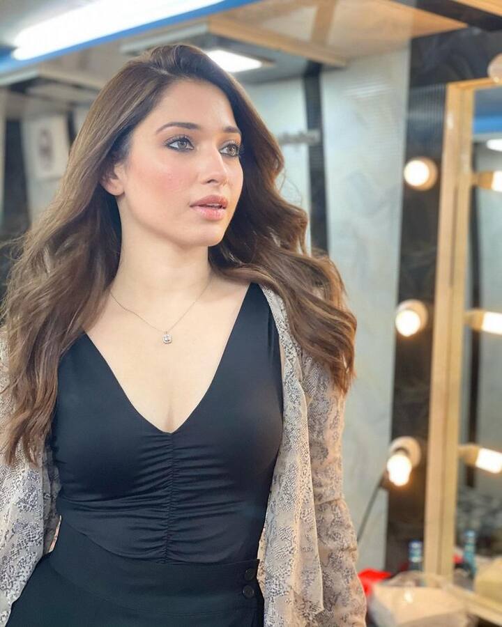 (Courtesy : Instagram) ఇప్పుడు మరిన్ని అవకాశాలు దక్కించుకోవడానికి దర్శకనిర్మాతలకు ఎర వేస్తోంది.