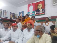 UP Politics: सपा नेताओं ने भाजपा पर किया सियासी वार, बोले- नजर नहीं आता विकास, हाल है बेहाल 