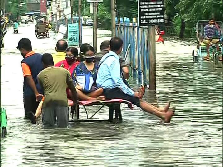 কলকাতা,  দুই ২৪ পরগনা,   হাওড়া,  হুগলি,   নদিয়ার কিছু অংশে ছিল ভারী থেকে অতিভারী বৃষ্টির সতর্কতা।   জারি করা হয় কমলা সতর্কতা।
