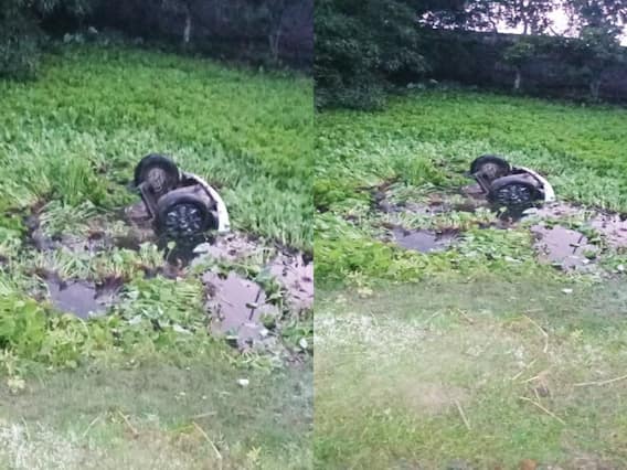 Bihar Road Accident: अररिया में सड़क दुर्घटना में 5 लोगों की मौत, पानी भरे गड्ढे में गिरी कार, चालक गंभीर Bihar Road Accident: अररिया में सड़क दुर्घटना में 5 लोगों की मौत, पानी भरे गड्ढे में गिरी कार, चालक गंभीर