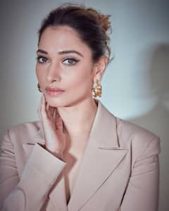 Tamannaah Photos: బ్లాక్ టాప్ లో స్టైలిష్ లుక్.. మత్తెక్కిస్తోన్న మిల్కీ బ్యూటీ..