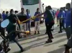 కియా కార్ల తయారీ ప్లాంట్ లో రాడ్లతో కొట్టుకున్న ఉద్యోగులు