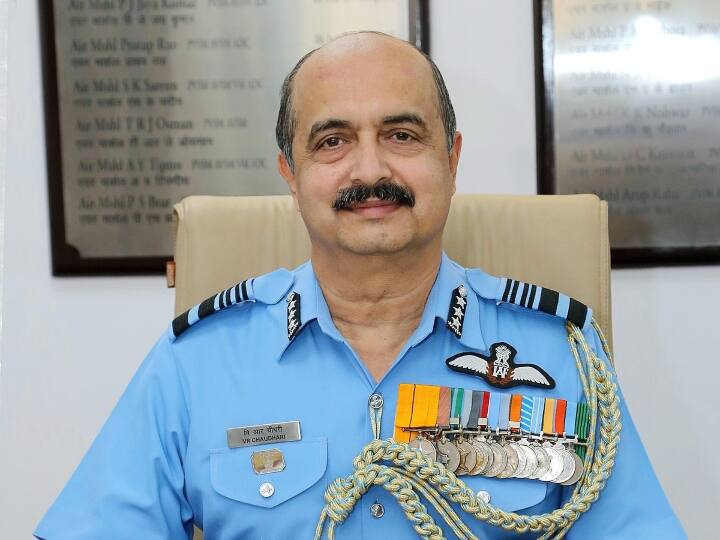 Air Marshal VR Chaudhari will be next Chief of Air Staff says Defence Ministry ANN New Chief of Air Staff: वीआर चौधरी होंगे देश के अगले वायुसेना प्रमुख, आरकेएस भदौरिया की जगह लेंगे