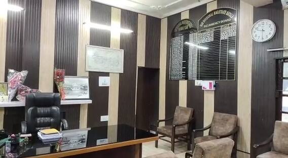 ਨਵੇਂ ਮੁੱਖ ਮੰਤਰੀ ਦੇ ਪਹਿਲੇ ਹੁਕਮਾਂ ਦੀਆਂ ਹੀ ਉੱਡੀਆਂ ਧੱਜੀਆਂ! ਸਰਕਾਰੀ ਅਫਸਰ ਤੇ ਮੁਲਾਜ਼ਮ ਬੇਪ੍ਰਵਾਹ ਨਵੇਂ ਮੁੱਖ ਮੰਤਰੀ ਦੇ ਪਹਿਲੇ ਹੁਕਮਾਂ ਦੀਆਂ ਹੀ ਉੱਡੀਆਂ ਧੱਜੀਆਂ! ਸਰਕਾਰੀ ਅਫਸਰ ਤੇ ਮੁਲਾਜ਼ਮ ਬੇਪ੍ਰਵਾਹ