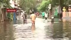 Sonarpur Waterlogged : বৃষ্টির ২৪ ঘণ্টা পেরিয়েও হাঁটু-জল সোনারপুর মিশন পল্লি এলাকায়| Bangla News