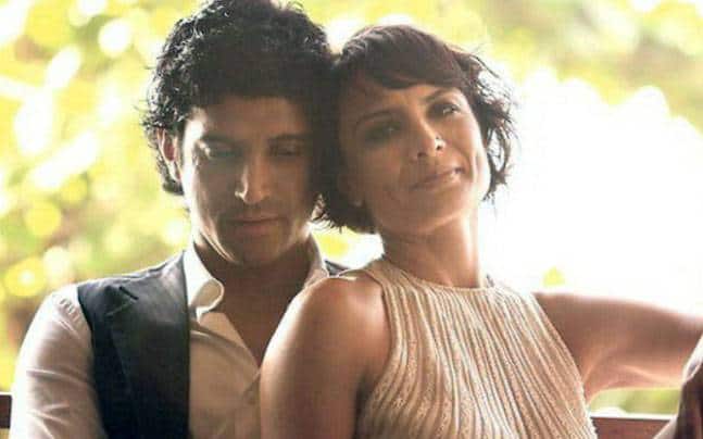 Farhan Akhtar And Adhuna Bhabani: फरहान अख्तर और अधुना अख्तर भबानी, ने 16 साल की शादी के बाद तलाक लिया. मीडिया रिपोर्ट्स के मुताबिक, फरहान अधुना को मुंबई के बैंडस्टैंड में 10,000 वर्ग फुट का बड़ा बंगला देने वाले हैं. इतना ही नहीं फरहान अपने बच्चों के भविष्य के लिए भी काफी पैसा लगाएंगे. हालांकि उनके बच्चों की कस्टडी अधुना के पास रहेगी लेकिन फरहान जब चाहें उनसे मिल सकते हैं.