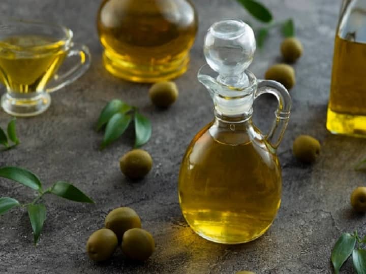 Benefits Of Extra Virgin Olive Oil For Skin Hair How To Use Extra Virgin Olive Oil Extra Virgin Olive Oil Good For Cholesterol And Heart Health Tips: एक्सट्रा वर्जिन ऑलिव ऑयल के फायदे, अन्य कुकिंग ऑयल के मुकाबले हैं बहुत हेल्दी