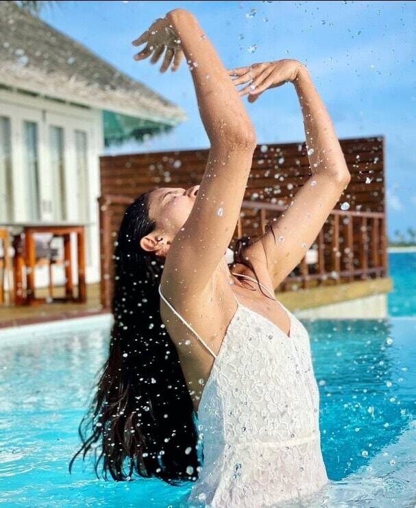 என் உயிராடுற என்னடி மாயாவி நீ...