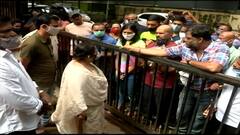 शिवाजी पार्क रहिवाशांसह मनसे नेते महापौर बंगल्यावर, महात्मा गांधी जलतरण तलाव सुरू करण्याची मागणी