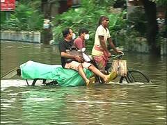 Rain Update : এখনও জল নামেনি বহু জায়গা থেকে, মঙ্গলেও দুর্ভোগ কাটছে না শহরবাসীর