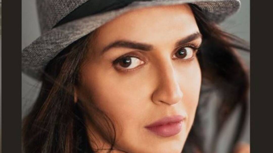 Esha Deol: My kids are for my husband, family, and me; I prefer to keep them private লাইমলাইটে নয়, সাধারণ জীবনযাপনে বেড়ে উঠুক সন্তানরা, মত এষার