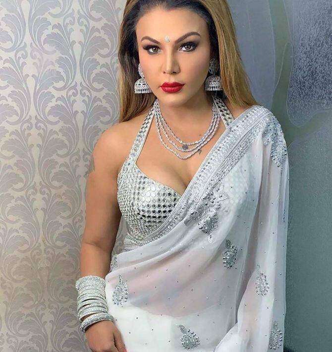 Rakhi Sawant: राखी सावंत ने 'बिग बॉस 14' के घर में एक चैलेंजर के रूप में प्रवेश किया और सभी को साबित कर दिया कि एक मज़बूत, समझदार और दयालु इंसान हैं.