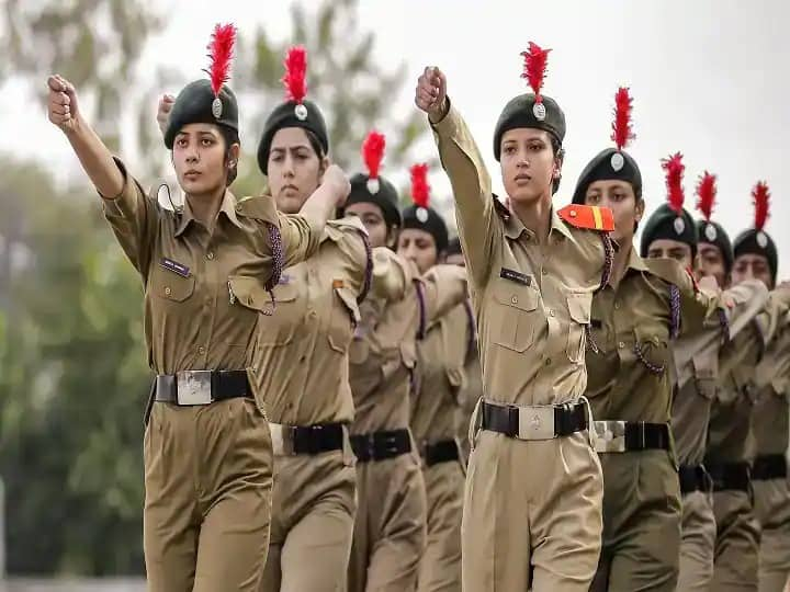 The first batch of women in NDA from 2023 also opportunities for women in the entrance exam in 2022 एनडीएमध्ये महिलांची पहिली बॅच 2023 पासून, 2022 ला प्रवेश परीक्षेत महिलांनाही संधी