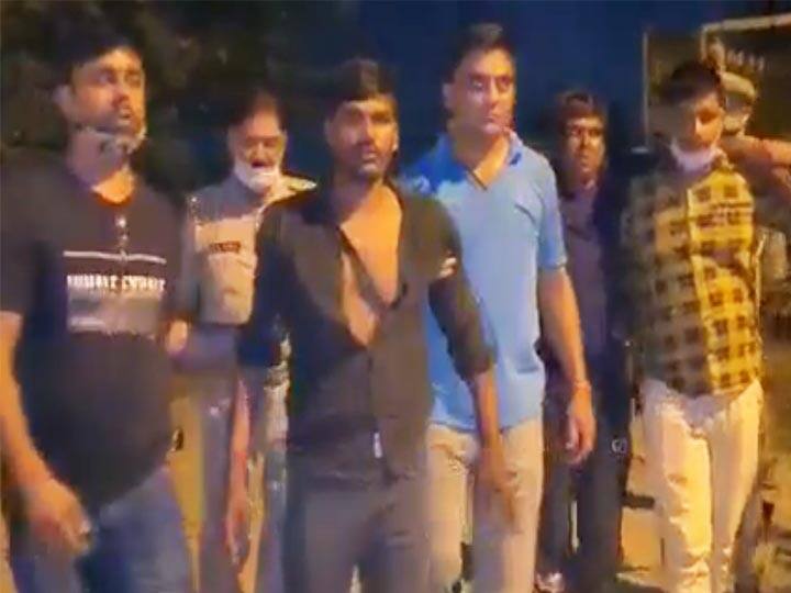 Seven Criminal arrested in noida during encounter two injured in firing ANN Noida Encounter: पुलिस एनकाउंटर में धरे गए सात शातिर बदमाश, दिन में रेकी, रात में करते थे लूटपाट