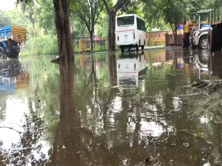 மயிலாடுதுறையில் கொட்டித் தீர்த்த கனமழை - தண்ணீரில் மிதக்கும் அரசு அலுவலகங்கள்...!