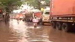 Belghoria Waterlogged: বাড়িতে-দোকানে জল থইথই, দুর্ভোগ কাটছে না এমবি রোডের বাসিন্দাদের| Bangla News