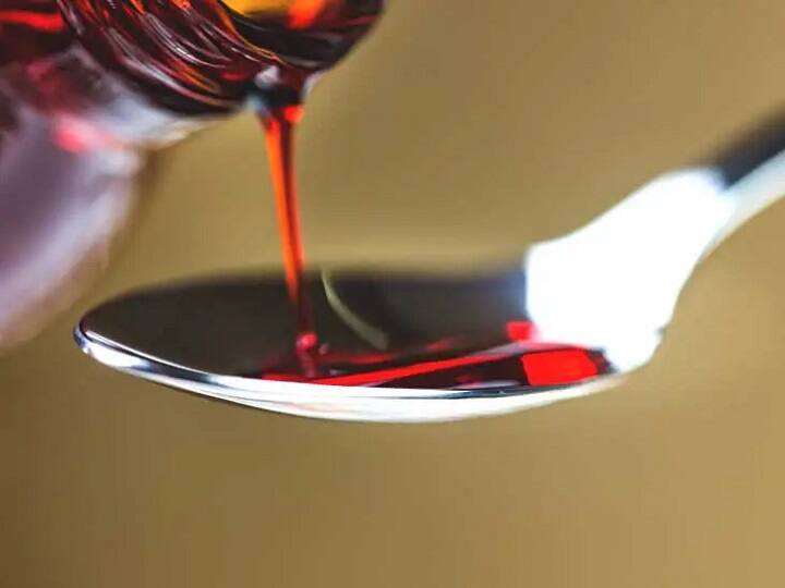 Mumbai ANC arrest man with 7,900 bottles of cough syrup worth Rs 23.77 lakh, in Mankhurd மும்பையில் தலைதூக்கும் இருமல் மருந்து போதை.. குடோன் முழுவதும் மருந்து பாட்டில்!