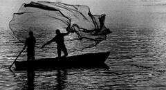 Mysterious Objects At Jakhau: गुजरात के जखऊ समुद्र तट पर दिखी संदेहास्पद चीजें, सुरक्षा एजेंसियां अलर्ट, शुरू हुई जांच