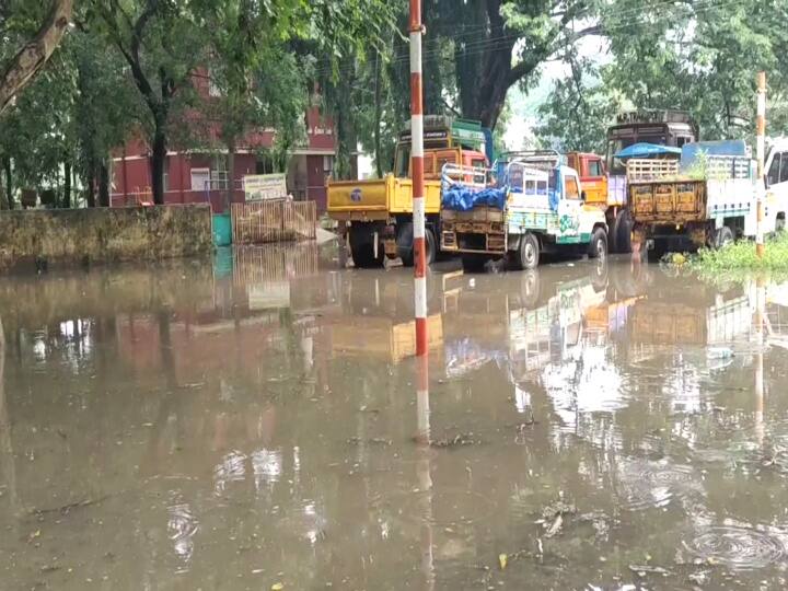 heavy rains in mayiladuthurai have inundated various places மயிலாடுதுறையில் கொட்டித் தீர்த்த கனமழை - தண்ணீரில் மிதக்கும் அரசு அலுவலகங்கள்...!