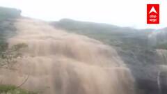 PUNE : कार्ल्याच्या एकविरा गडावर धबधबे वाहू लागले, मुसळधार पावसामुळे दरड कोसळली