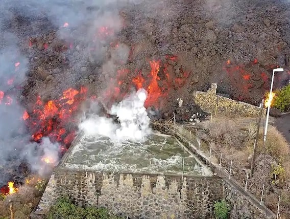 La Palma Volcano: ਸਪੇਨ 'ਚ 50 ਸਾਲ ਬਾਅਦ ਫਿਰ ਫਟਿਆ ਜਵਾਲਾਮੁਖੀ, ਅਮਰੀਕਾ ਤੋਂ ਕੈਨੇਡਾ ਤਕ ਸੁਨਾਮੀ ਦਾ ਅਲਰਟ La Palma Volcano: ਸਪੇਨ 'ਚ 50 ਸਾਲ ਬਾਅਦ ਫਿਰ ਫਟਿਆ ਜਵਾਲਾਮੁਖੀ, ਅਮਰੀਕਾ ਤੋਂ ਕੈਨੇਡਾ ਤਕ ਸੁਨਾਮੀ ਦਾ ਅਲਰਟ