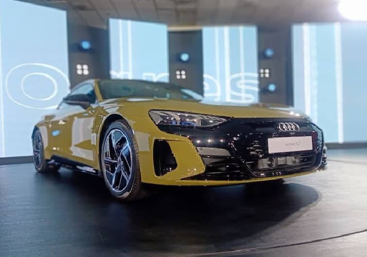 Audi launches its most powerful EV in India. Check features, range and price Audi Car Launch: শক্তিশালী ইলেকট্রিক মোটরের সঙ্গে স্পোর্টি লুক, Audi e-Tron GT Electric এল ভারতে