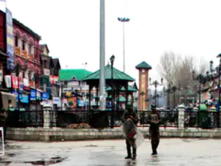 Jammu and Kashmir Govt sacked six of its employees for having terror links ANN Jammu Kashmir News: आतंकियों से संबंध रखने के आरोप में जम्मू-कश्मीर के छह सरकारी कर्मचारी बर्खास्त