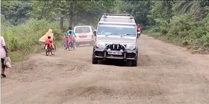 Birbhum dubrajpur-khairashol Bad road allegation of Passengers Birbhum: দুবরাজপুর-খয়রাশোলের রাস্তাজুড়ে মরণফাঁদ, বিপজজ্জনক সড়ক নিয়ে ক্ষোভ যাত্রীদের