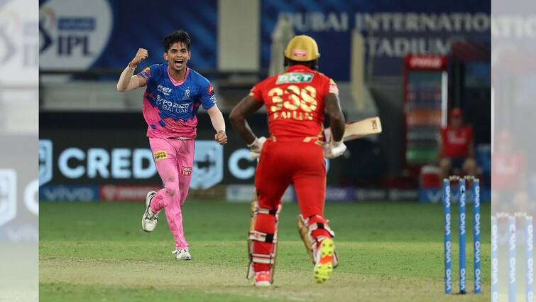 Kartik Tyagi only the second bowler in history of IPL to successfully defend 4 runs in the last over Kartik Tyagi IPL Record: রুদ্ধশাস শেষ ওভারে খরচ করলেন মাত্র ১ রান! নজির গড়ে নায়ক কার্তিক