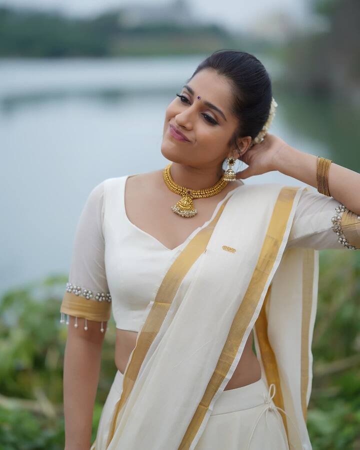 (Photo Courtesy : Instagram) ముందుగా సినిమాల్లో ప్రయత్నించిన ఈ అమ్మడికి అక్కడ పెద్దగా కలిసిరాలేదు.