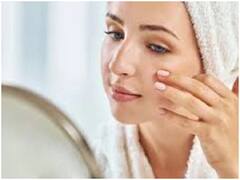 Beauty Benefits of Rose Water: पाना चाहते हैं हेल्दी और ग्लोइंग स्किन, इस तरह यूज करें रोज वॉटर