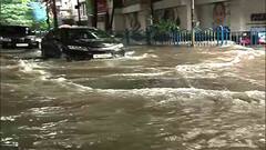 Morning Headlines: তুমুল বর্ষণের জের, এখনও জলবন্দি কলকাতার উত্তর থেকে দক্ষিণের রাস্তা | Bangla News