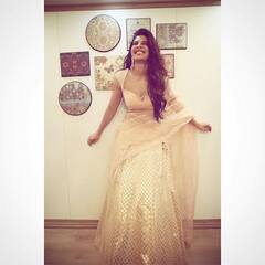 Jacqueline Fernandez ची भन्नाट Indian Style, जॅकलिनच्या अदा पाहून चाहते घायाळ!