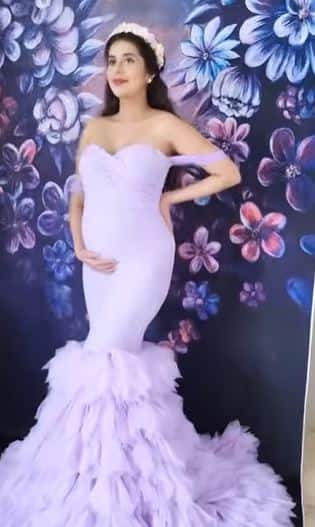 Which is your favourite look of Charu from her maternity shoot?