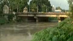 વડોદરા: વિશ્વામિત્રી નદી બે કાંઠે વહેતી થઇ, પાવાગઢ, વાઘોડિયા, પંચમહાલમાં ભારે વરસાદથી નદીમાં નવા નીર