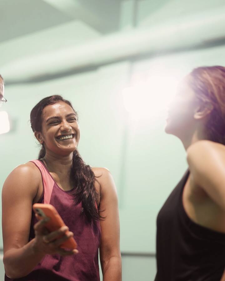 সিন্ধুর বায়োপিকে কি তাহলে দীপিকা। তবে ২ তারকার তরফে এই বিষয় কোনও কিছুই জানানো হয়নি।