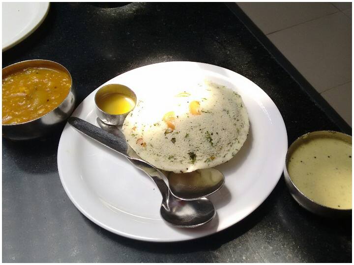 Kitchen Hacks: सूजी से बनाएं Instant इडली, चावल की इडली से भी ज्यादा सॉफ्ट और टेस्टी बनेंगी Kitchen Hacks Instant Rava Idly Making Recipe Very Soft And Tasty Idly Tips And Tricks Kitchen Hacks: सूजी से बनाएं Instant इडली, चावल की इडली से भी ज्यादा सॉफ्ट और टेस्टी बनेंगी