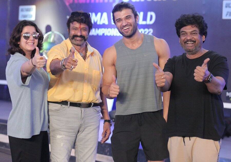 Vijay Deverakonda says Jai Balayya after Balakrishna visits the sets of Liger Liger Shooting Spot: 'లైగర్' సెట్స్ లో బాలయ్య.. 'జై' కొట్టిన విజయ్ దేవరకొండ..