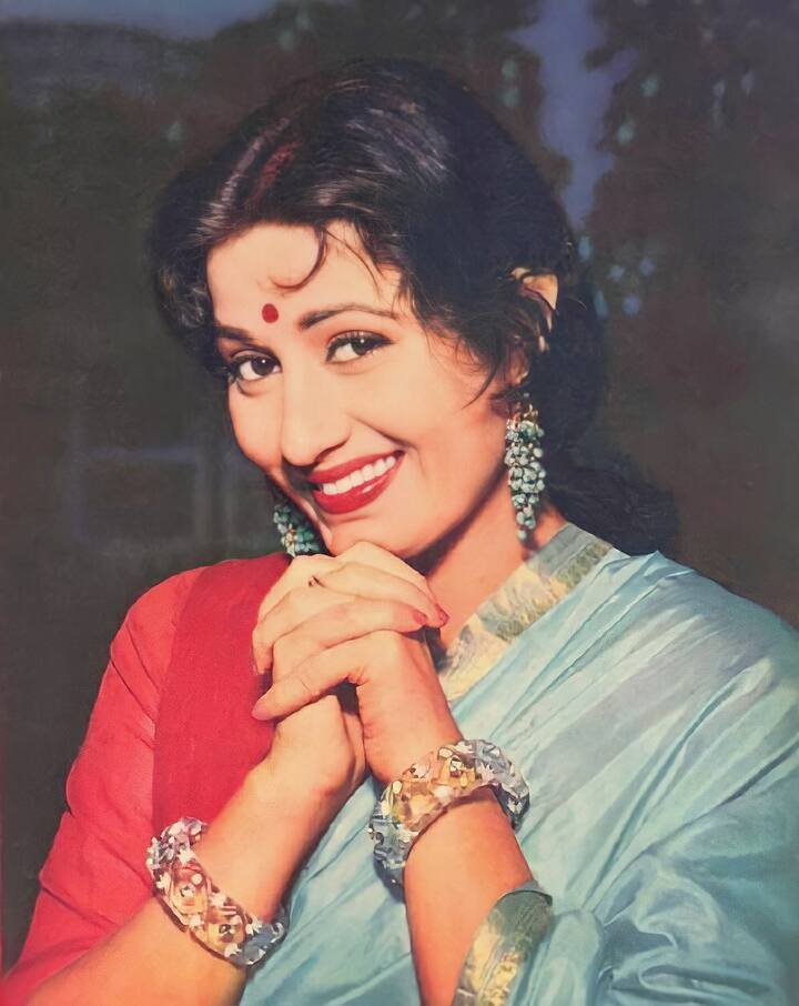 Madhubala:  मधुबाला ने अपने करियर में 'हावड़ा ब्रिज', 'चलती का नाम गाड़ी', 'बरसात की रानी' और 'मुगल-ए-आज़म' जैसी कई शानदार फिल्मों में काम किया. मधुबाला की 36 साल की उम्र में दिल की बीमारी के कारण मृत्यु हो गई थी.